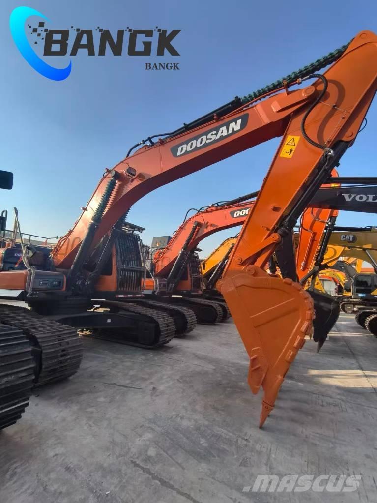 Doosan DX 300 LC Crawler excavators