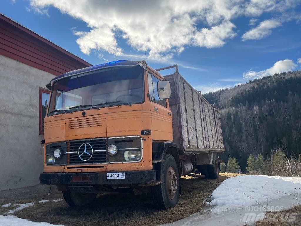 Mercedes-Benz LP1313 Animal transport trucks