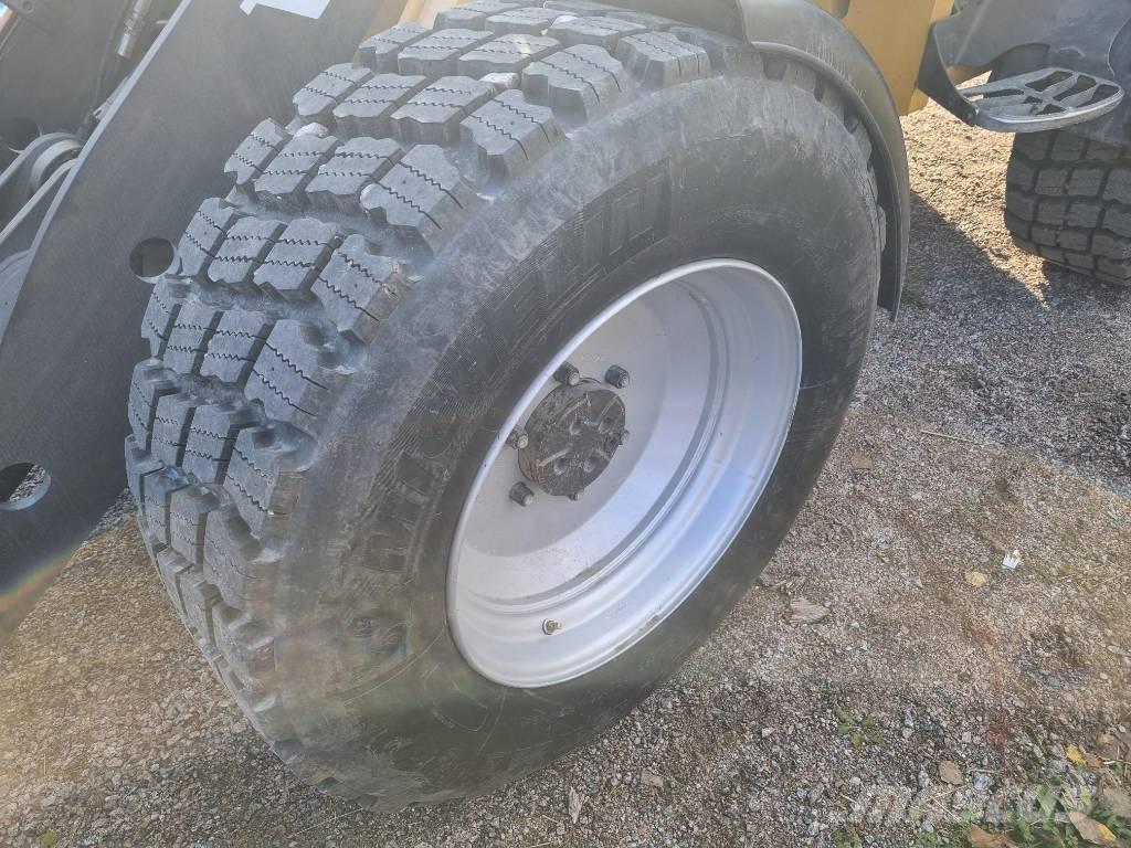 Volvo L25F Skid steer loaders