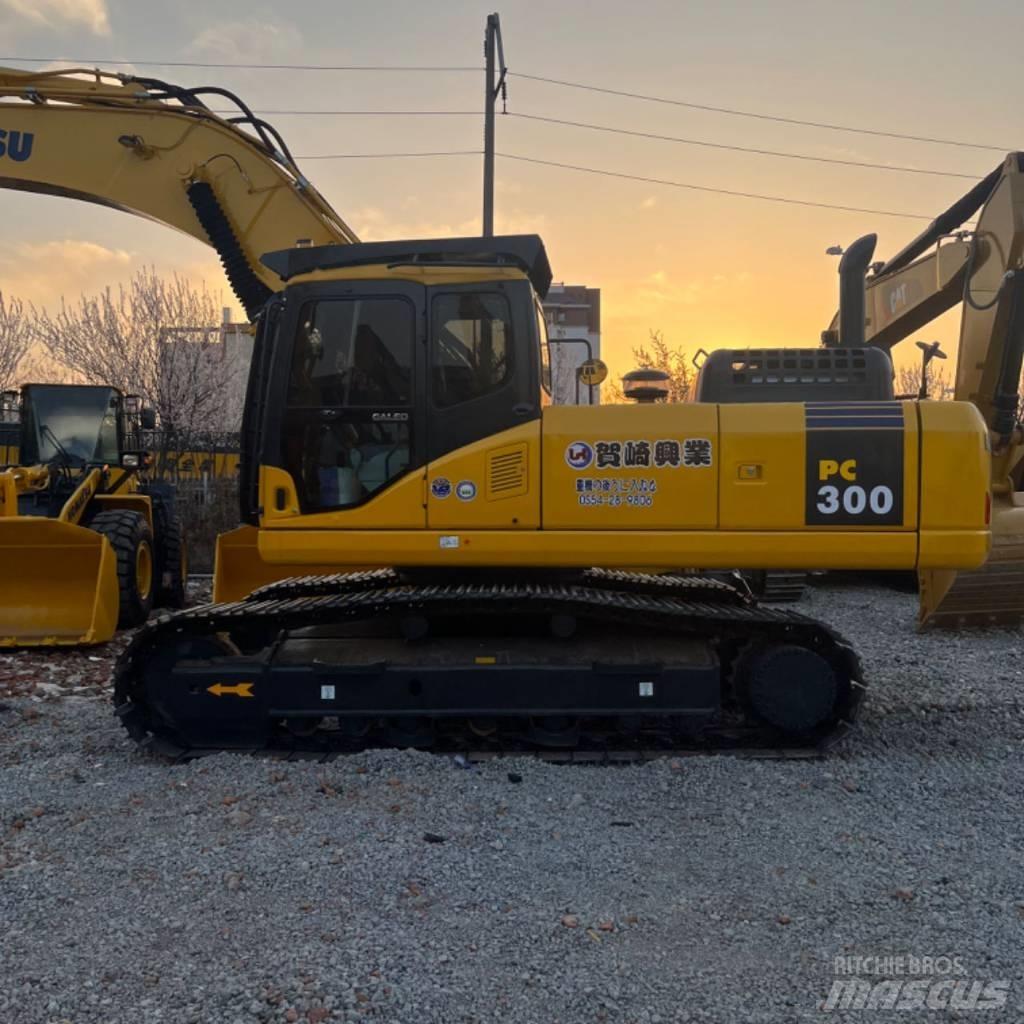 Komatsu PC 300 Crawler excavators