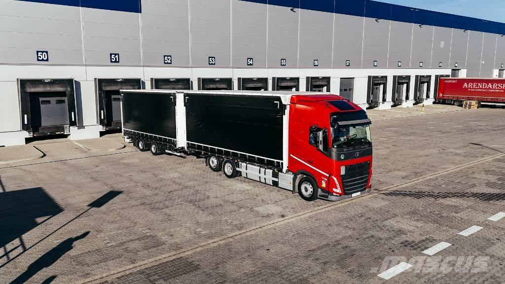 Volvo FH Curtainsider trucks