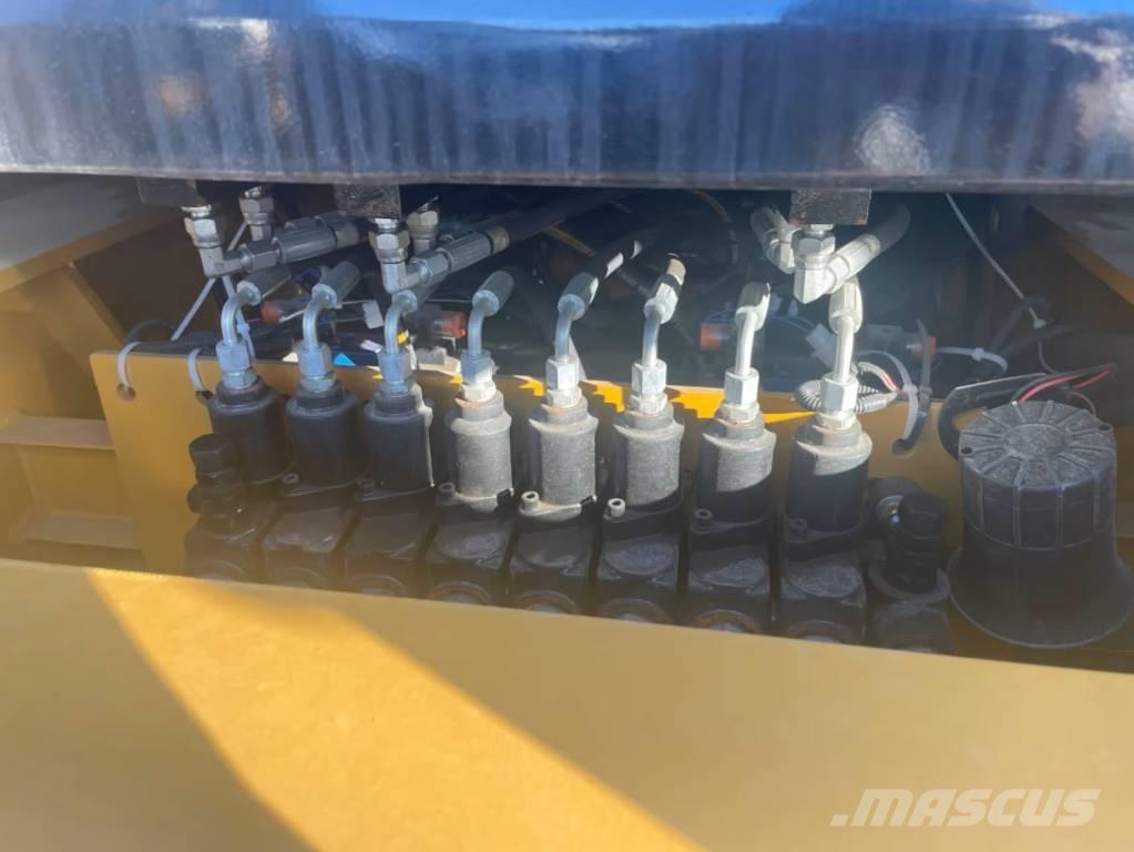 CAT 420F Backhoe loaders