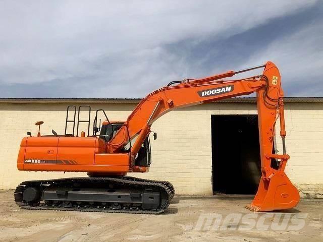 Doosan DX 225 Crawler excavators