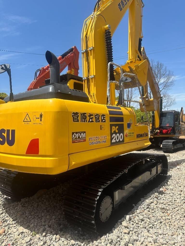 Komatsu PC 200-8 Crawler excavators