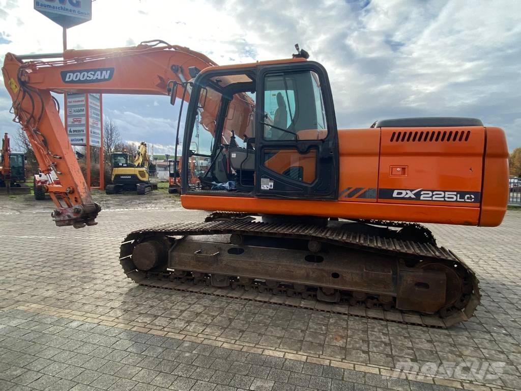 Doosan DX 225 LC Crawler excavators