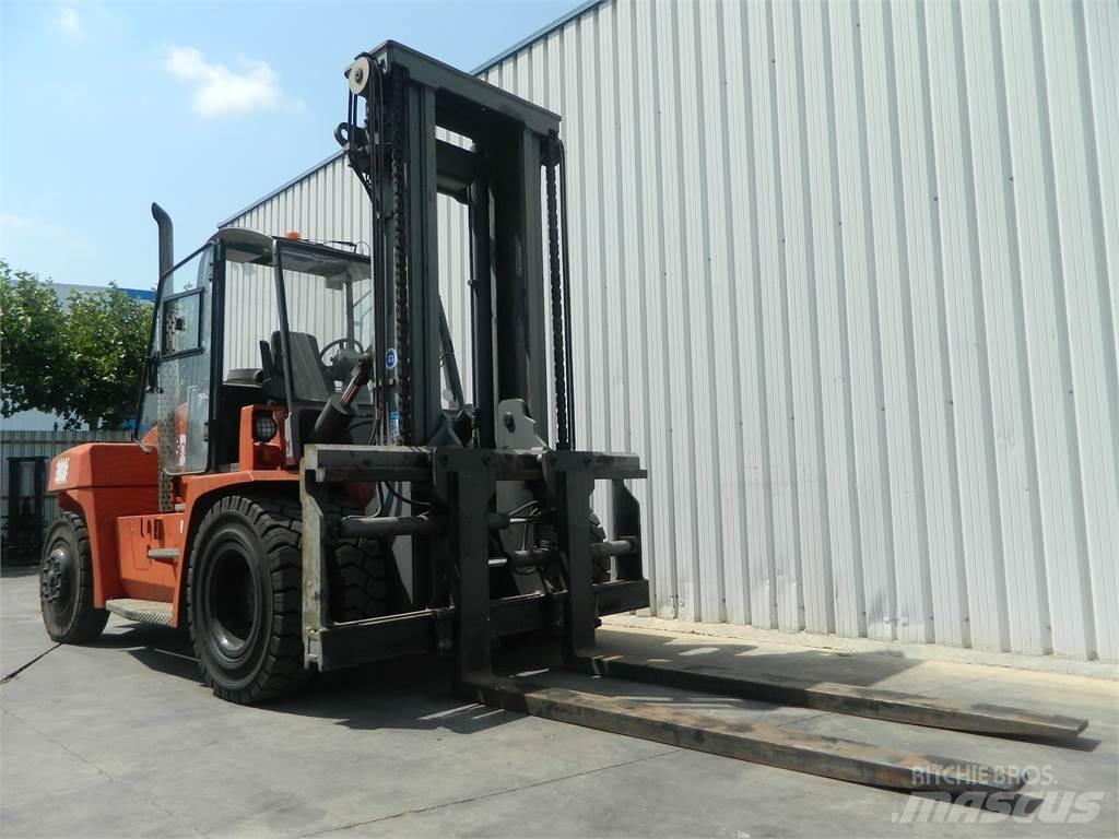 Kalmar DCE100 12 Diesel trucks