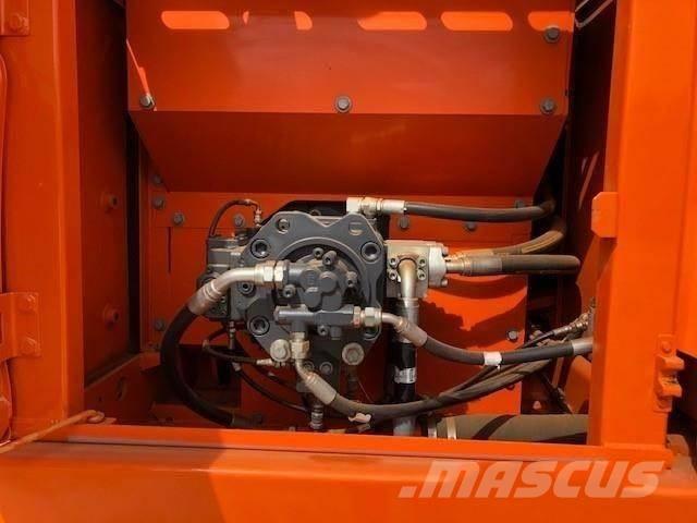 Doosan DX 225 Crawler excavators
