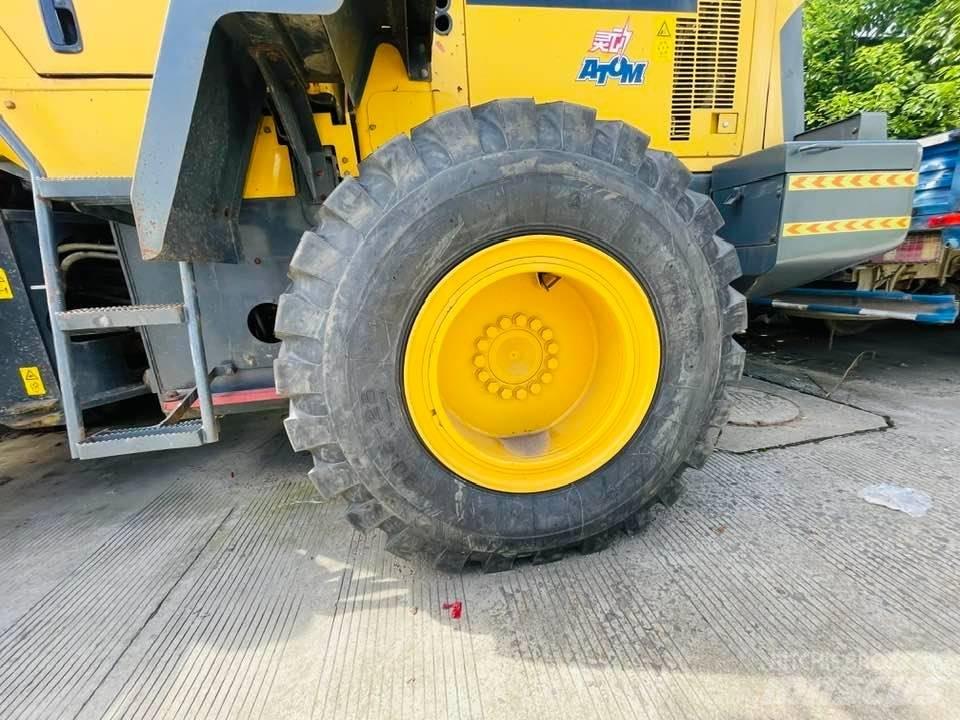 Komatsu wa 320 Wheel loaders