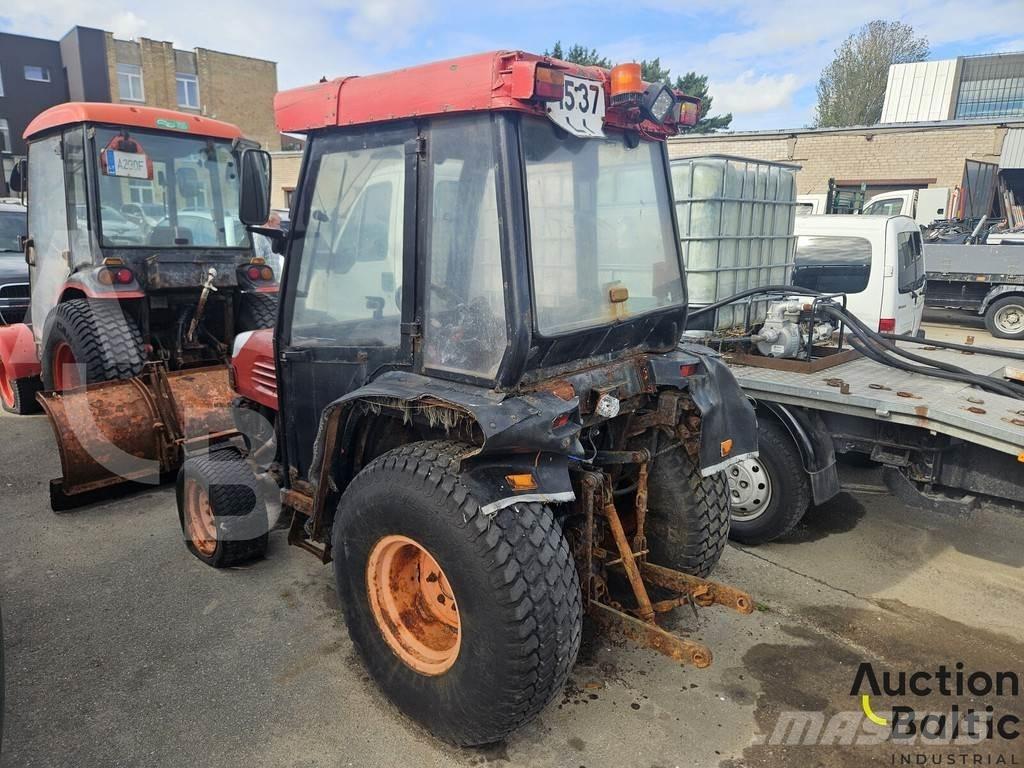 Kubota STV 32 Tractors