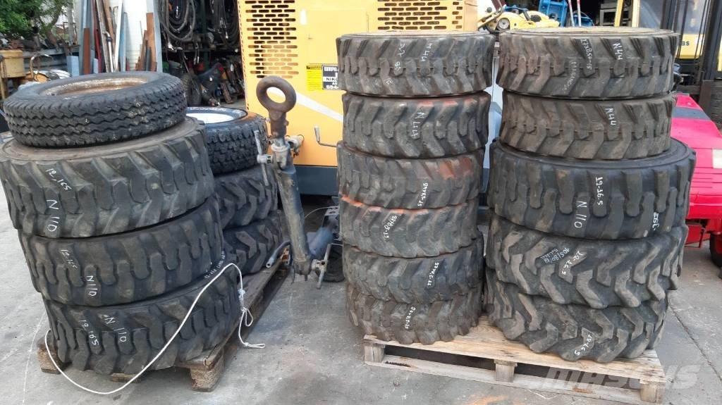 Bobcat 12 16.5 Tyres, wheels and rims