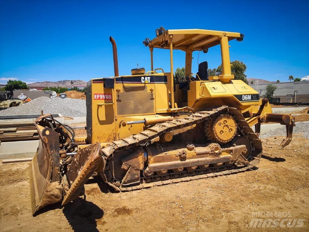 CAT D 6 M XL Crawler dozers