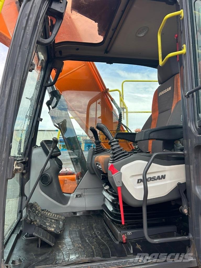 Doosan DX140 LC Crawler excavators
