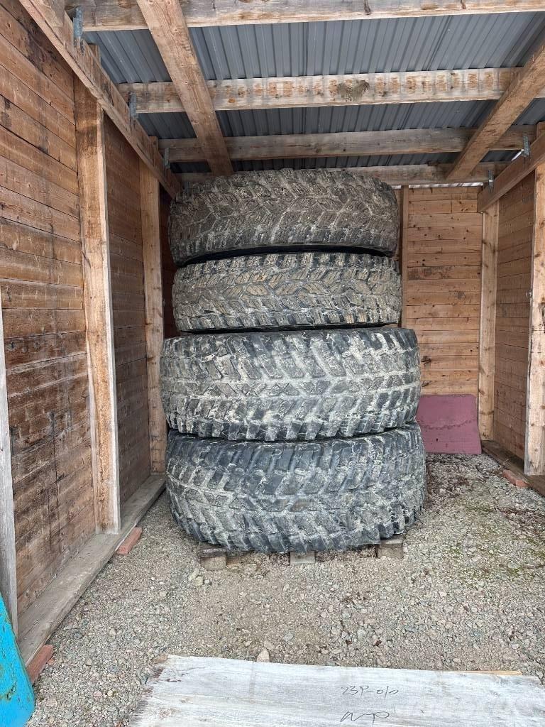 JCB Fastrac 8310 Tractors