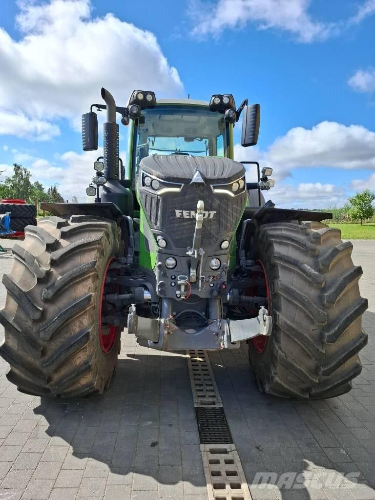 Fendt 942 Vario Tractors