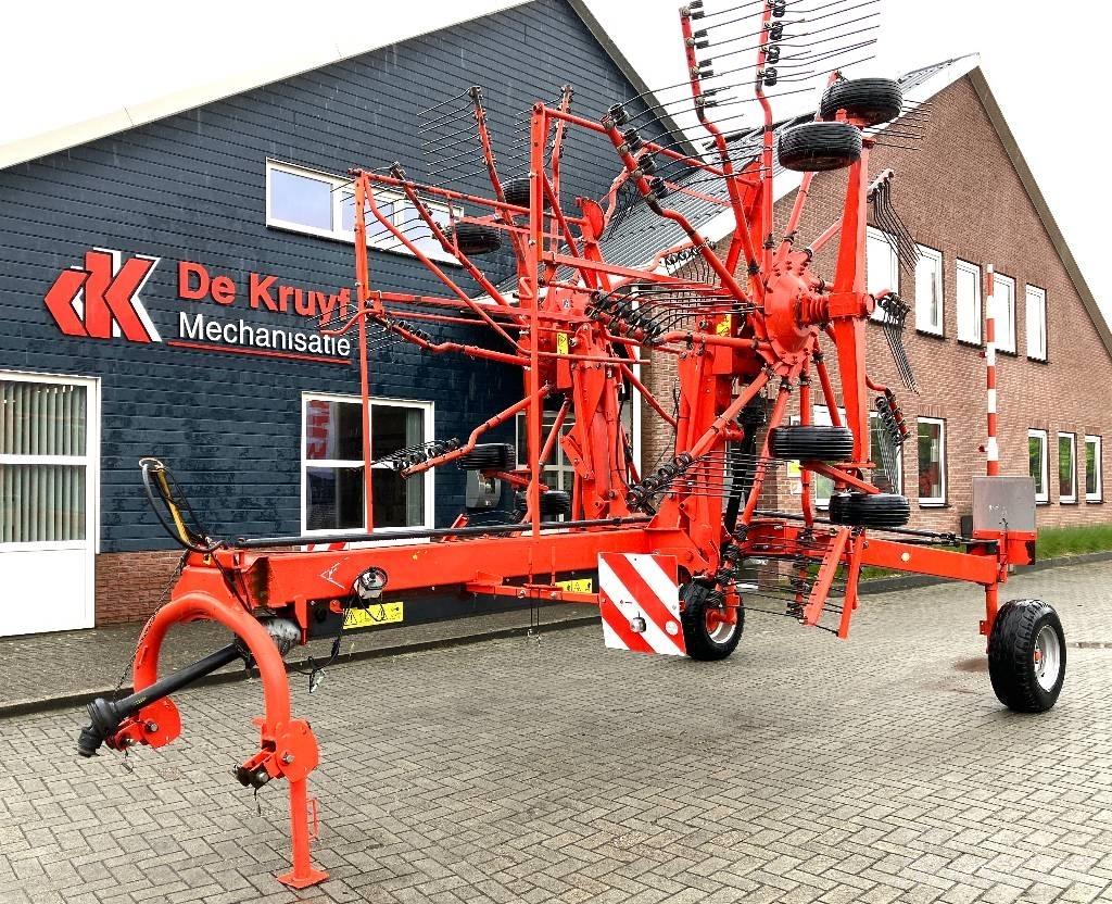 Kuhn GA 8121 Windrowers
