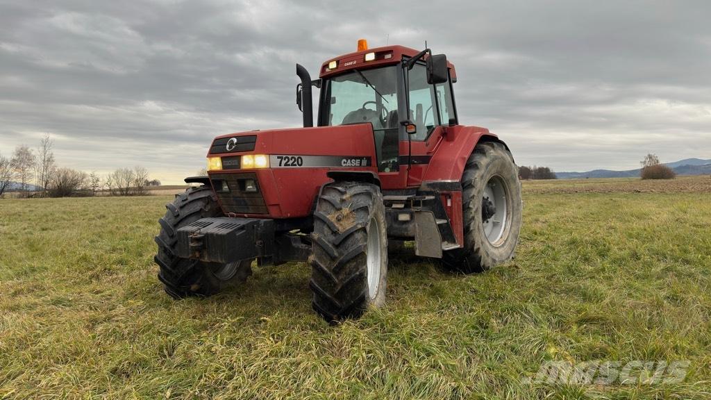 Case IH 7220 Magnum Tractors