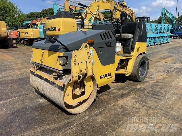 Sakai TW 352 Single drum rollers
