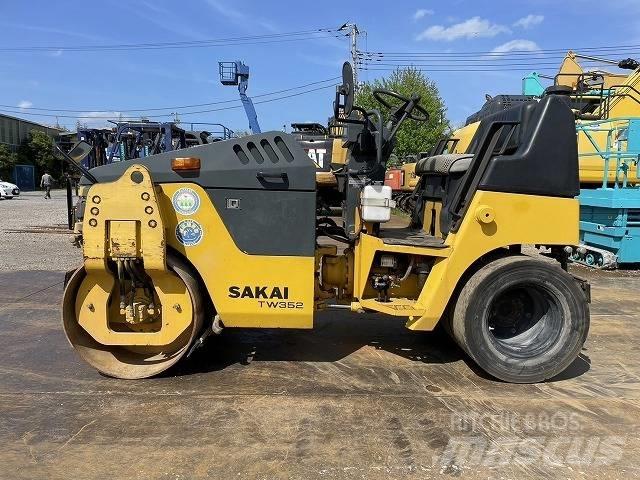 Sakai TW 352 Single drum rollers