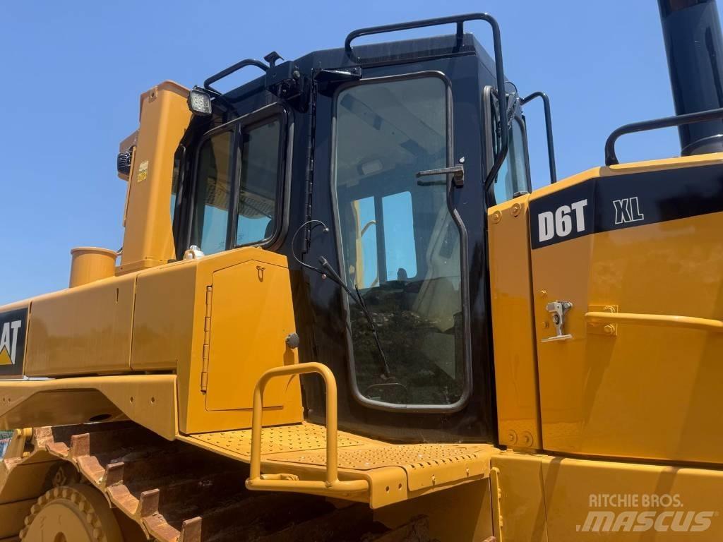 CAT D 6 T XL Crawler dozers