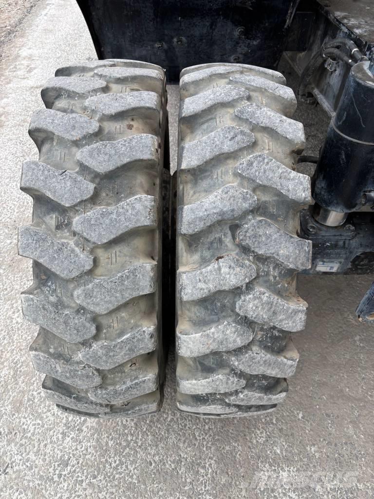 Hitachi ZX 140 W-5B Wheeled excavators