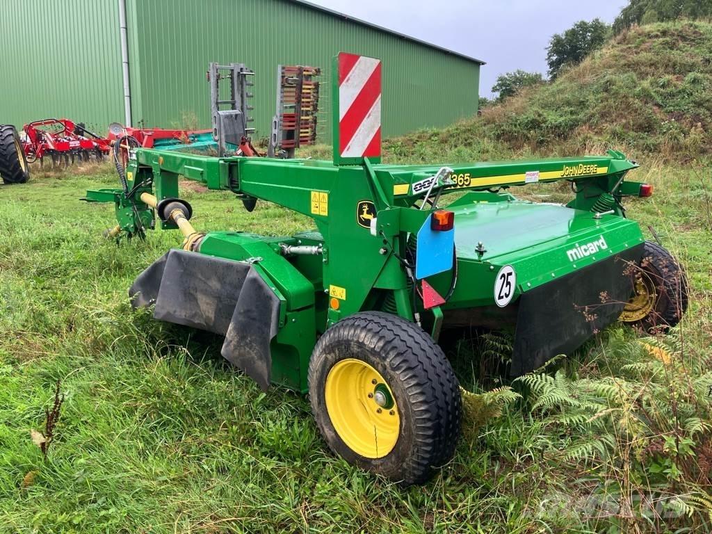 John Deere 1365 Mounted and trailed mowers
