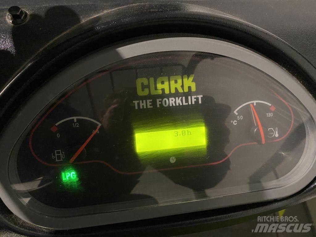 Clark GTS25 LPG trucks