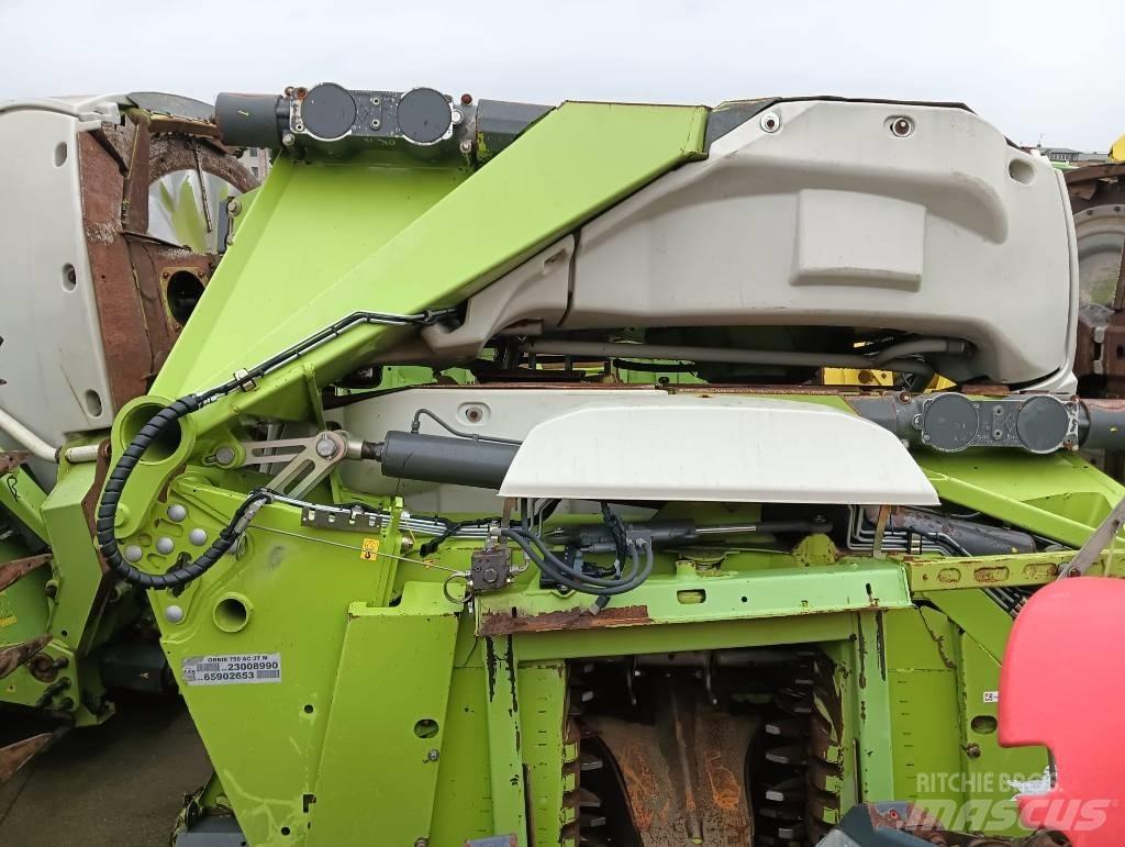 CLAAS ORBIS 750 Self-propelled foragers