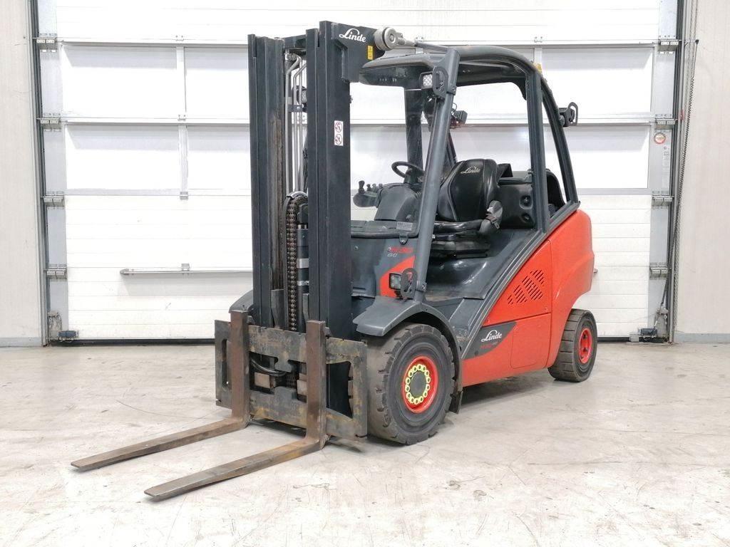 Linde H30T-02 LPG trucks