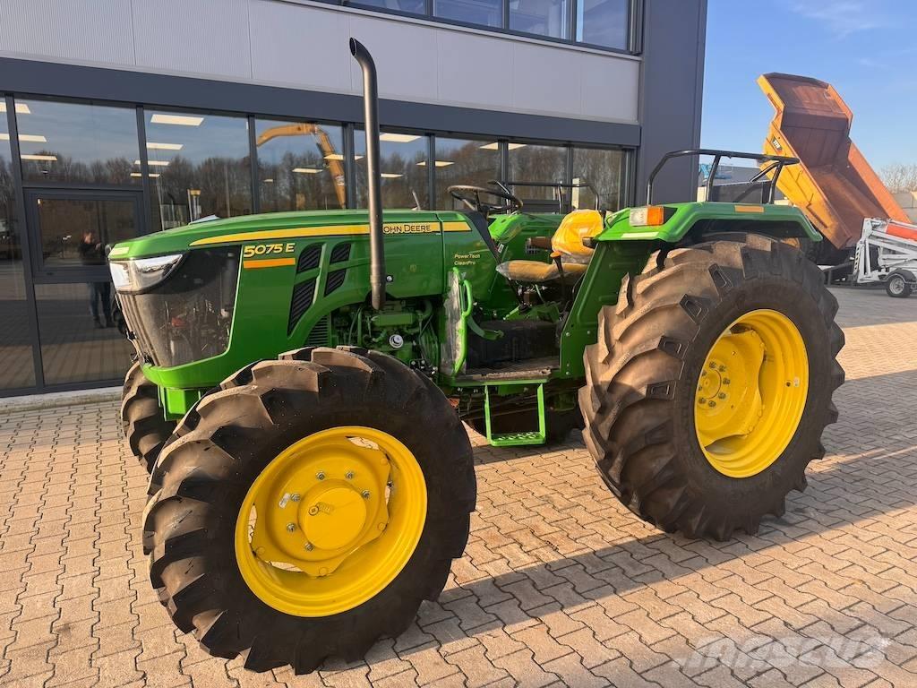 John Deere 5075 E Tractors