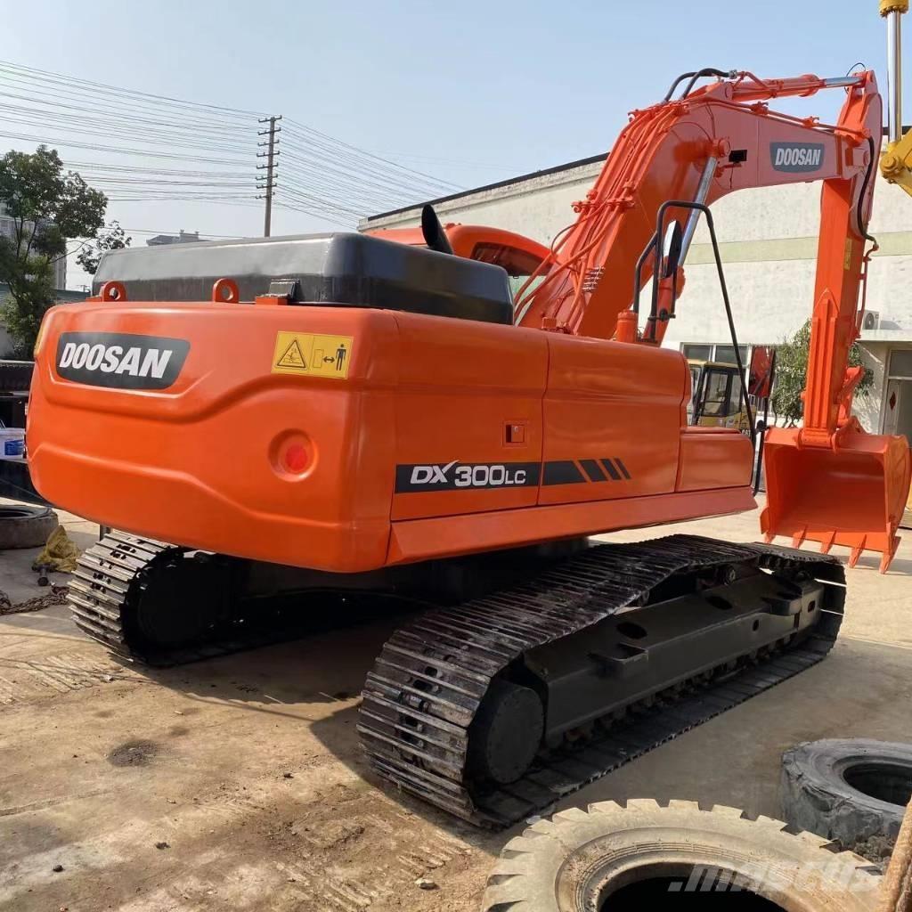 Doosan DX 300 LC Crawler excavators