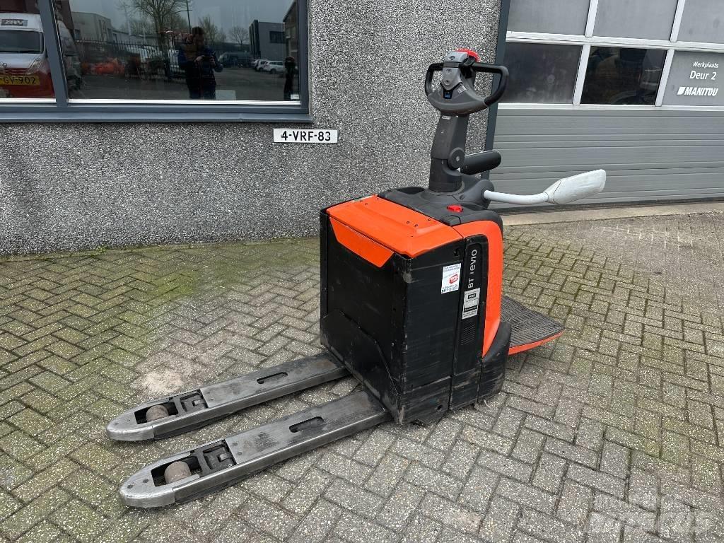 Toyota LPE 200 Low lifter with platform