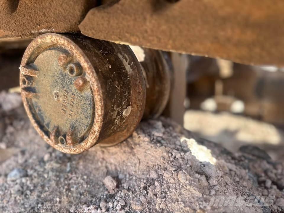 CAT 375 B Crawler excavators