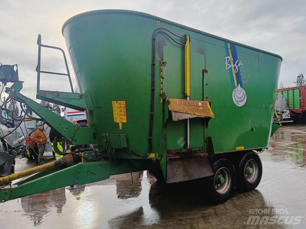 Peecon 26M³ Mixer feeders