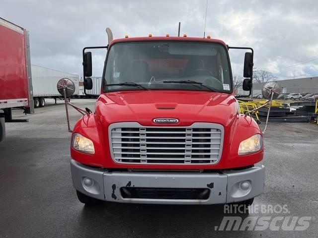 Freightliner M2 106 Beverage delivery trucks
