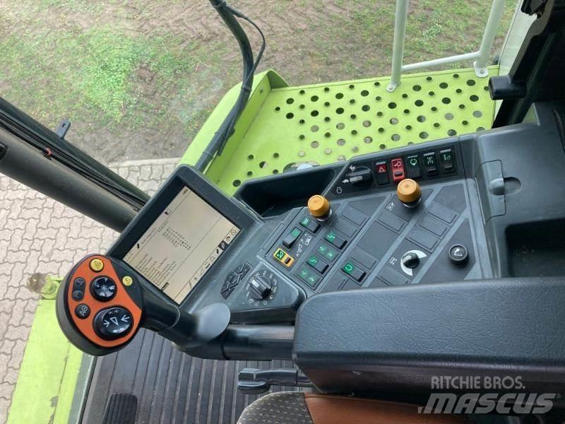 CLAAS LEXION 560 Combine harvesters