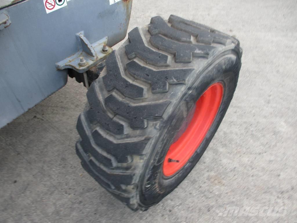 SkyJack SJ 51AJ (395) Compact self-propelled boom lifts