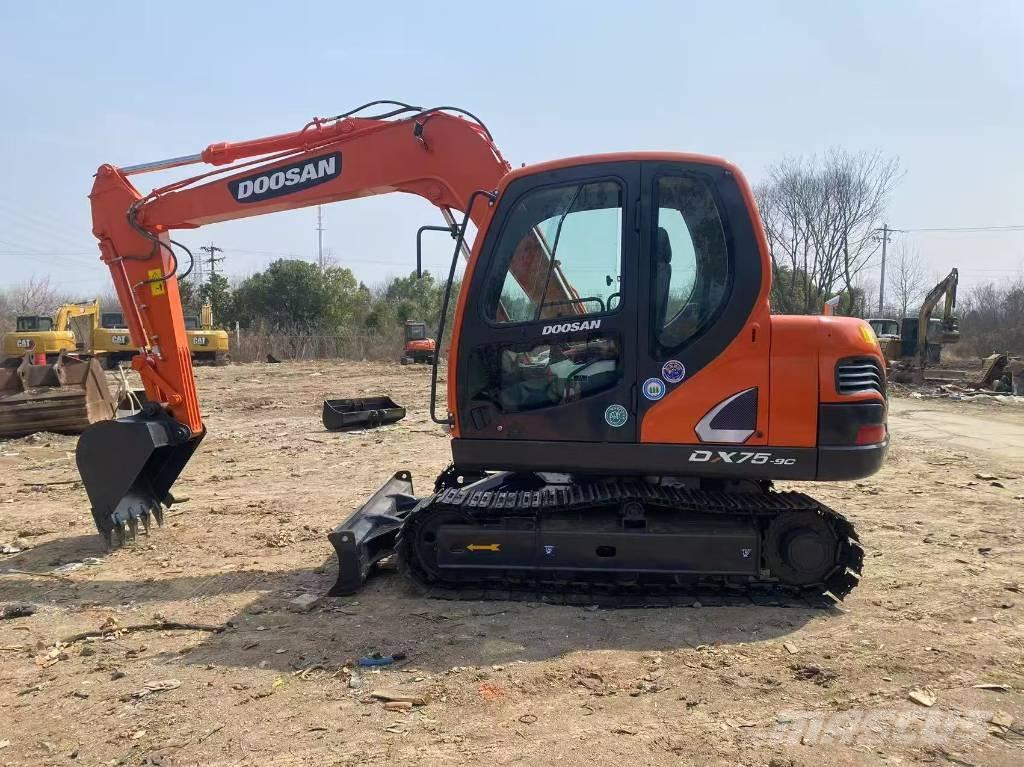 Doosan DX 75-9 C Midi excavators  7t - 12t