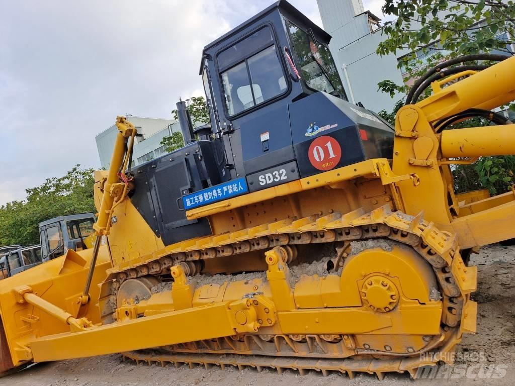 Shantui SD 32 Crawler dozers