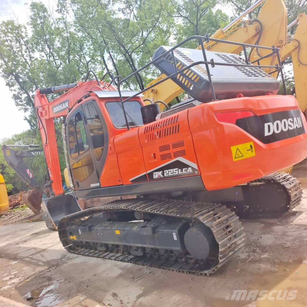 Doosan DX 225 LCA Crawler excavators