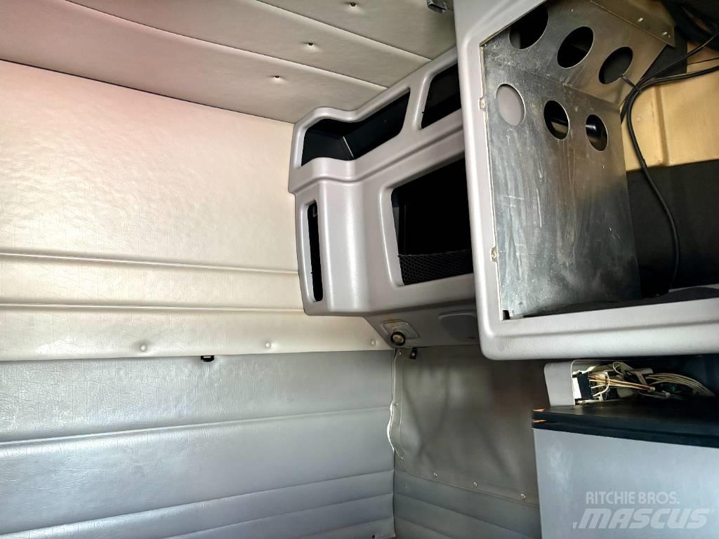 Peterbilt 367 Tractor Units