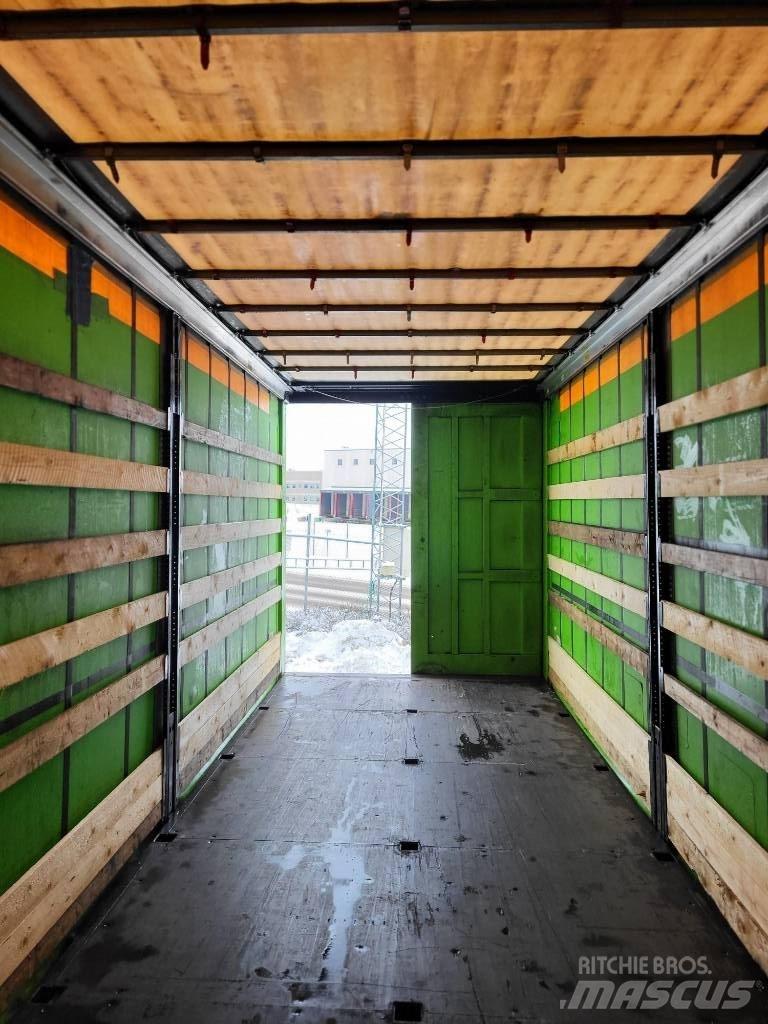 Krone SD Curtainsider semi-trailers