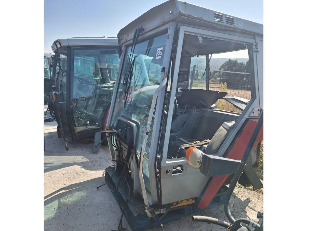 Massey Ferguson 3080 Cabins and interior