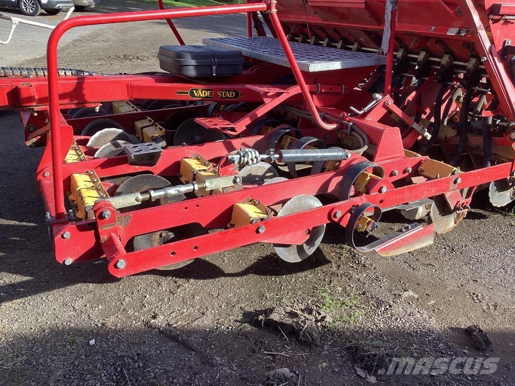 Väderstad Rapid300C Combination drills