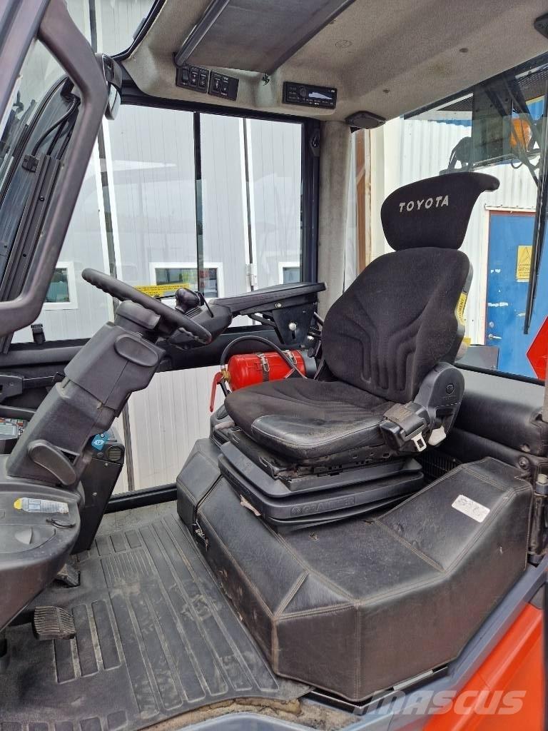 Toyota 8 FDJF 35 Diesel trucks