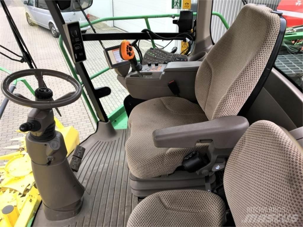 John Deere 8300i Self-propelled foragers