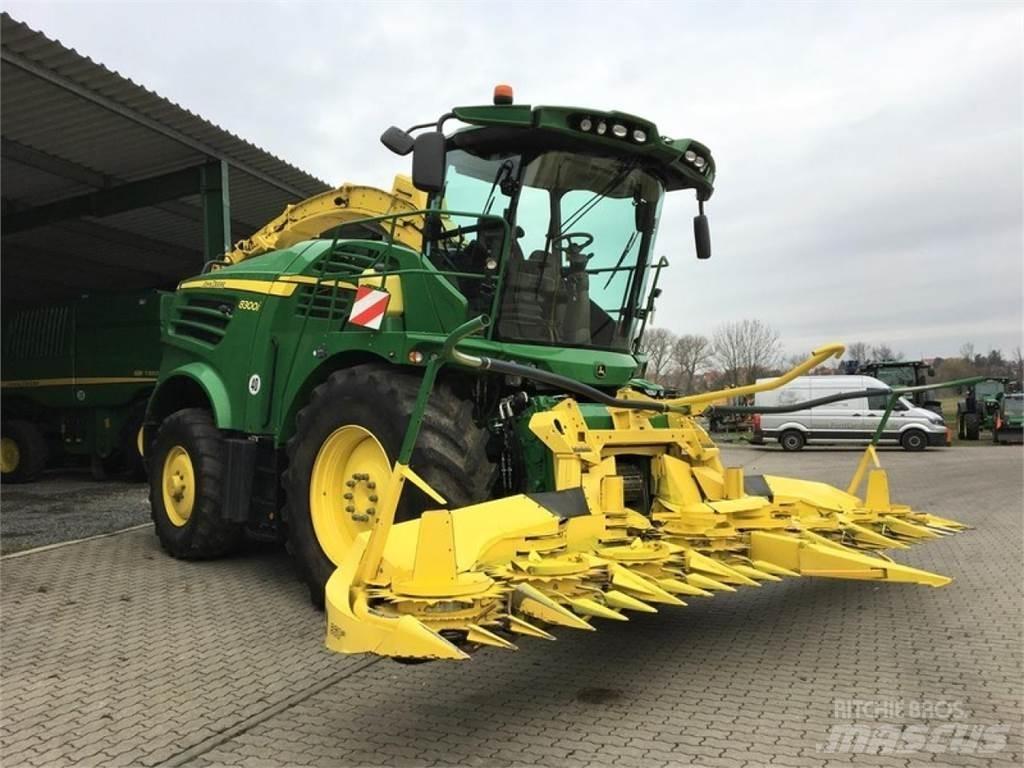 John Deere 8300i Self-propelled foragers