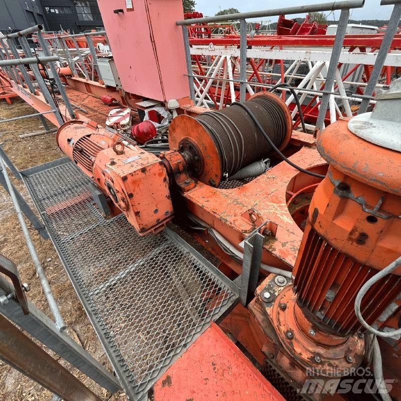 Peiner SK76 Tower cranes