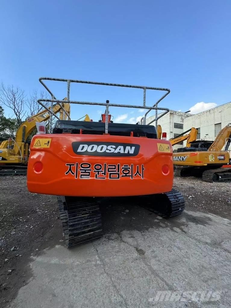 Doosan DX300 Crawler excavators