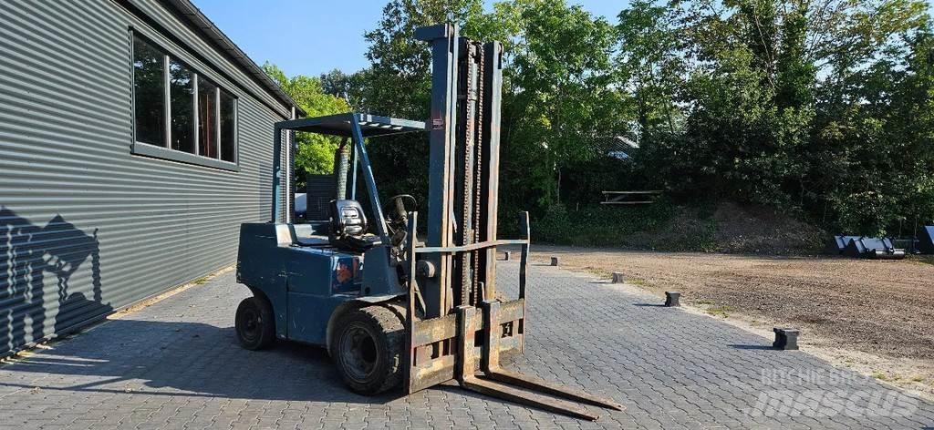Clark 3 ton diesel Forklift trucks - others