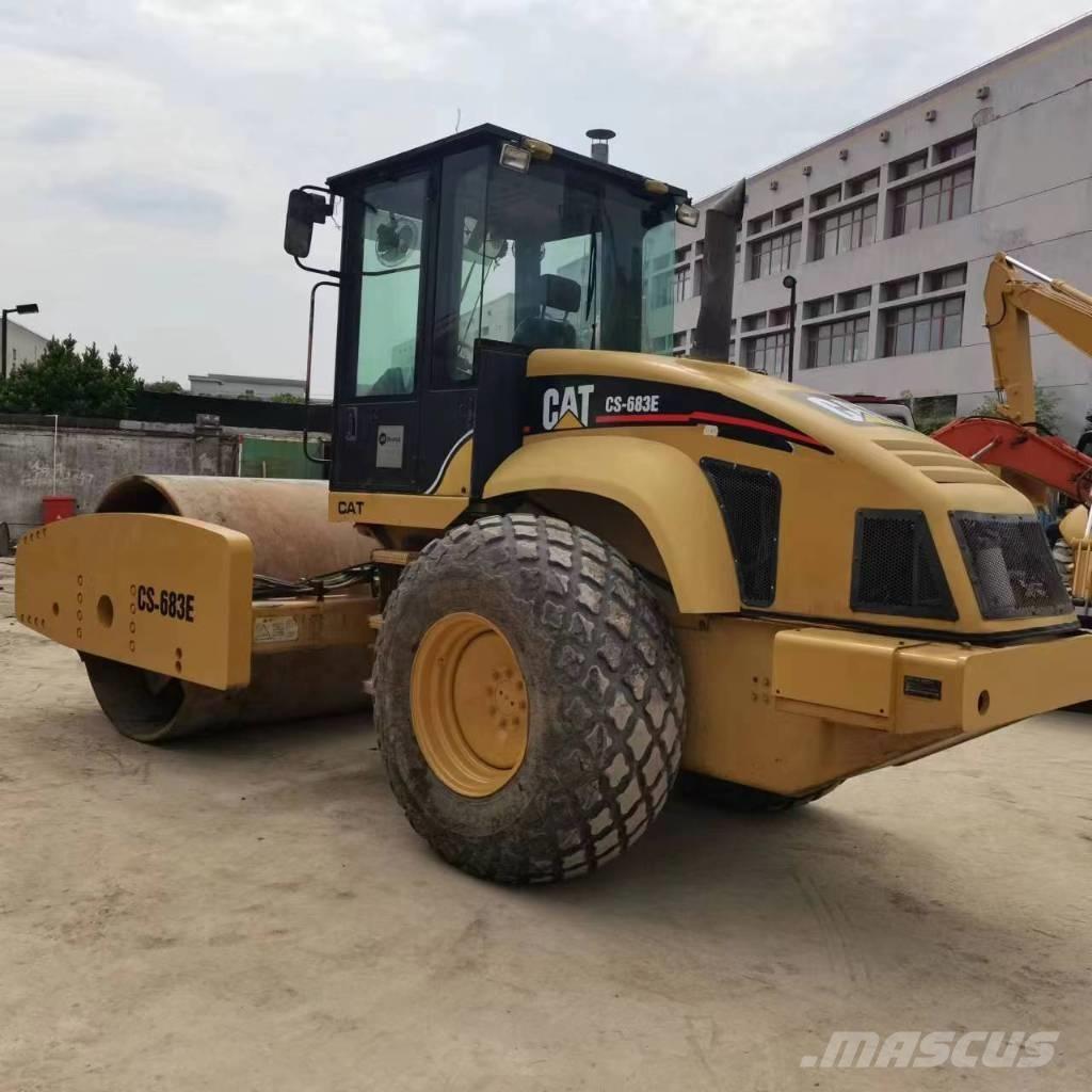 CAT CS 683 E Single drum rollers